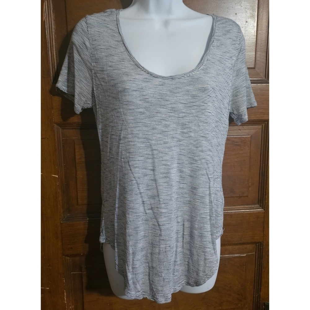 Old Navy Relaxed Fit Curved Hem Top